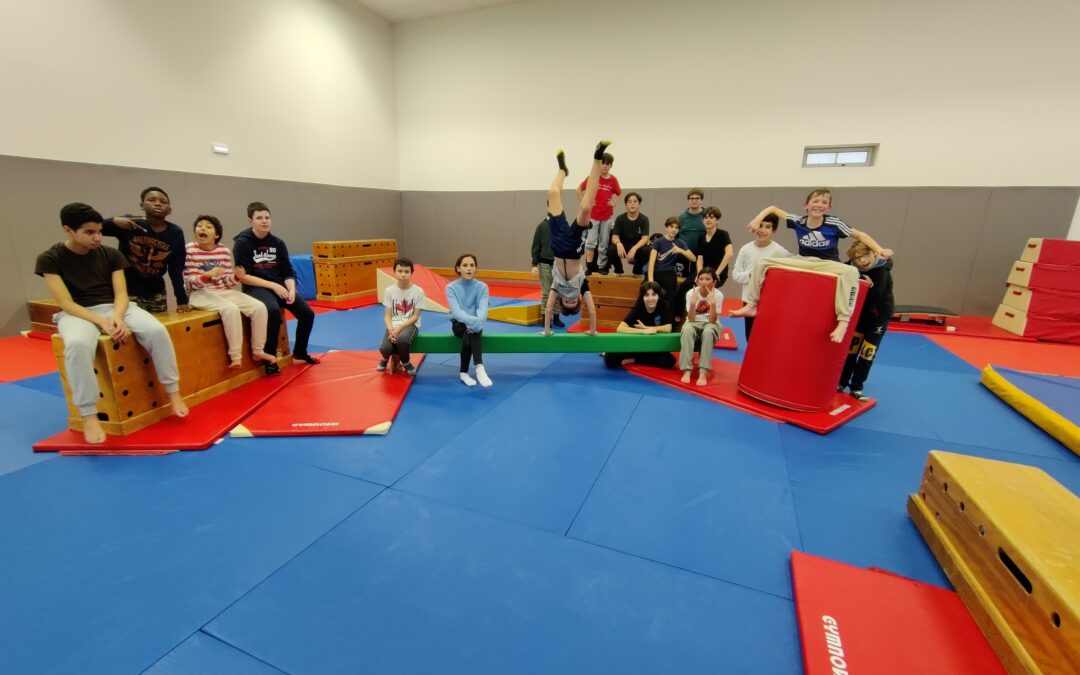 Les élèves de l’association Sportive Badminton découvrent l’activité Parkour !